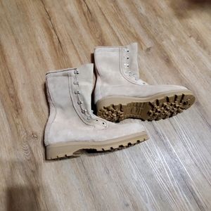 Booys, gortex, Military. 9.5